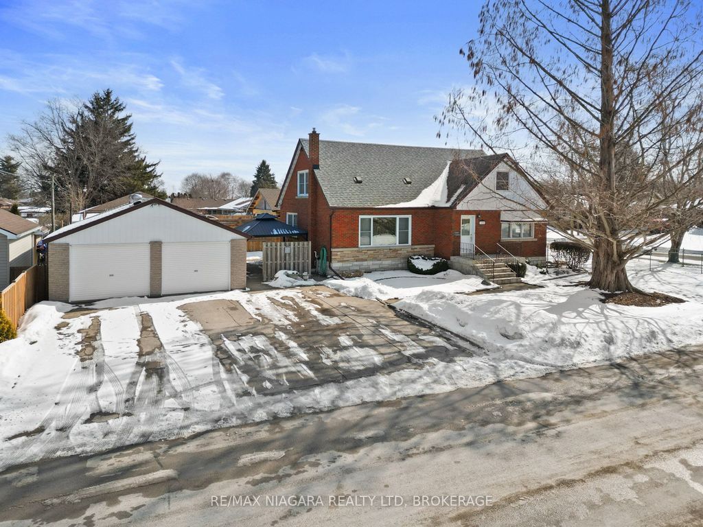 Photo of 3488 Marion Avenue, Niagara Falls, ON L2J 2V8 (MLS # X12841088)