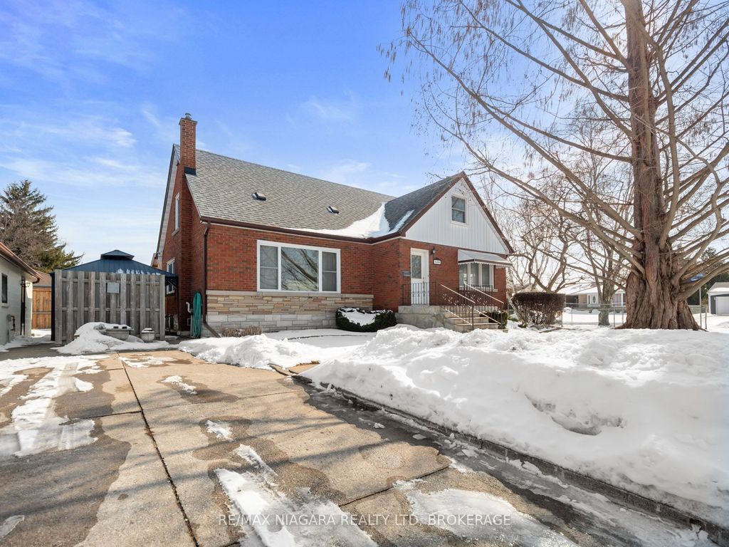 Photo of 3488 Marion Avenue, Niagara Falls, ON L2J 2V8 (MLS # X12841088)
