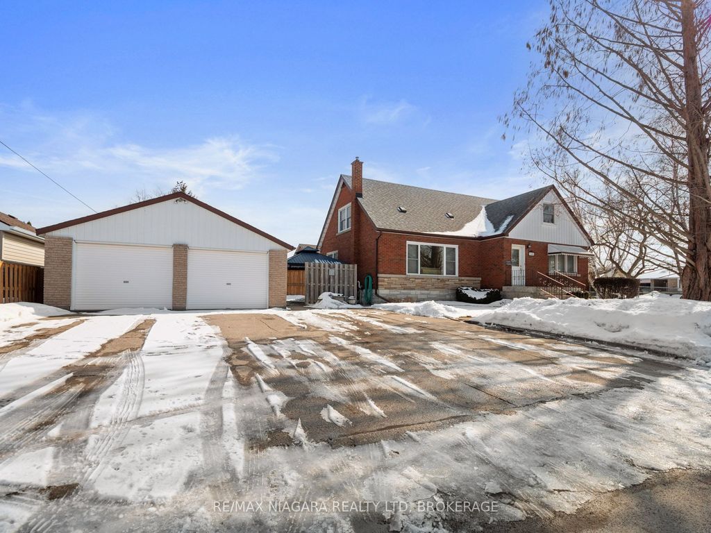 Photo of 3488 Marion Avenue, Niagara Falls, ON L2J 2V8 (MLS # X12841088)