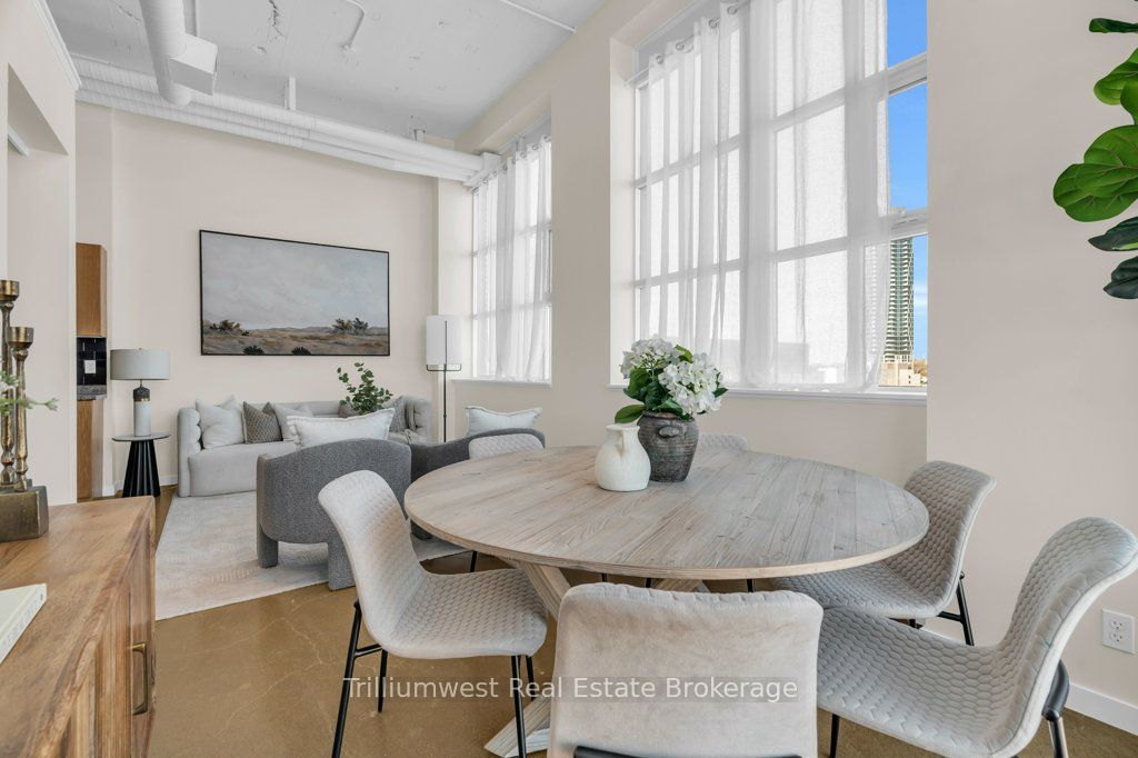 Photo of 410 W King Street W #524, Kitchener, ON N2G 1C3 (MLS # X12611428)