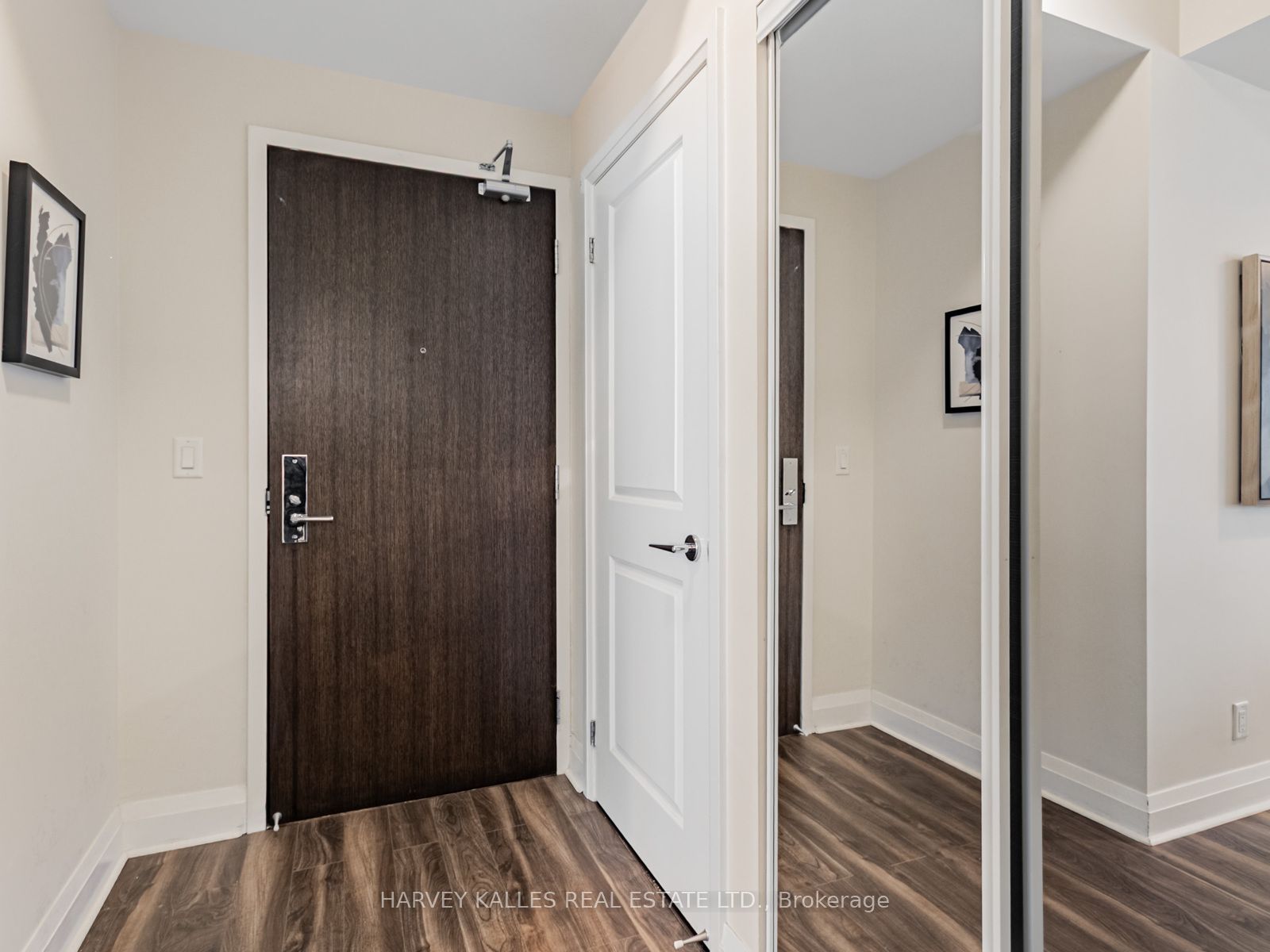 1185 The Queensway Avenue 303