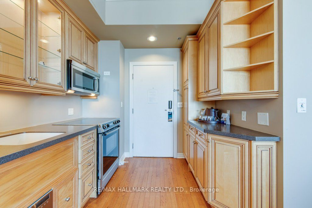 Photo of 1 King Street W #4305, Toronto, ON M5H 1A1 (MLS # C12730578)