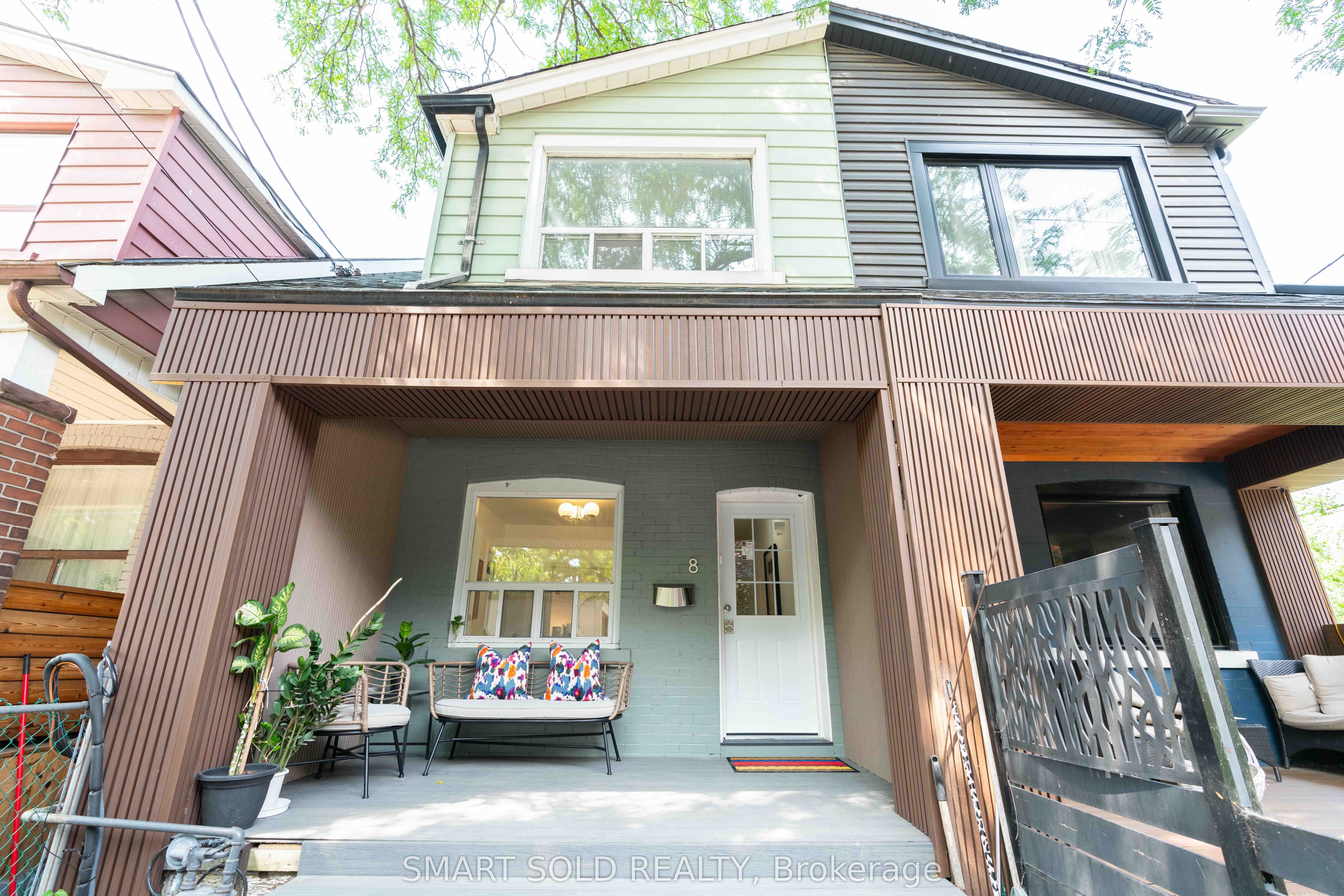 8 Hanson Street
