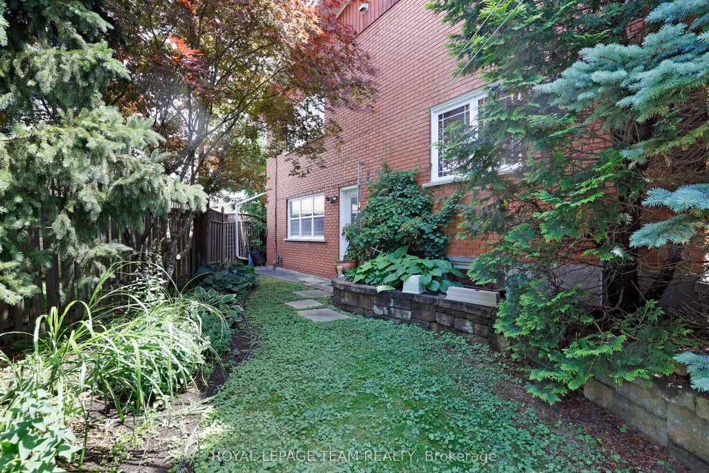 Photo of 1939 Wembley Avenue, Carlingwood - Westboro and Area, ON K2A 1A8 (MLS # X13815162)