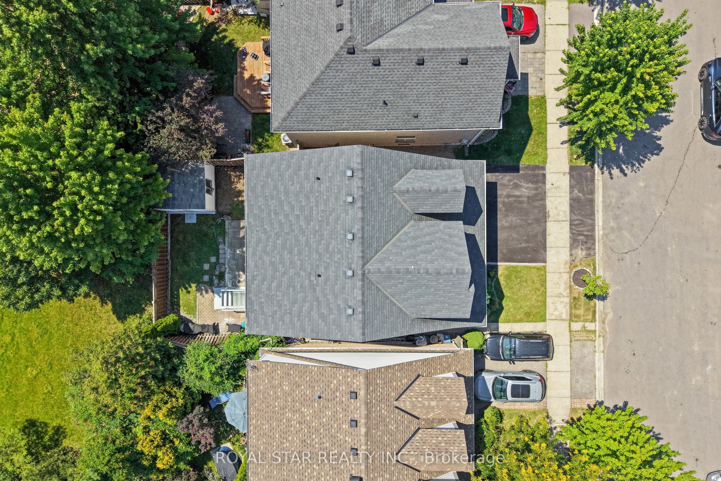 1522 Swann Crescent