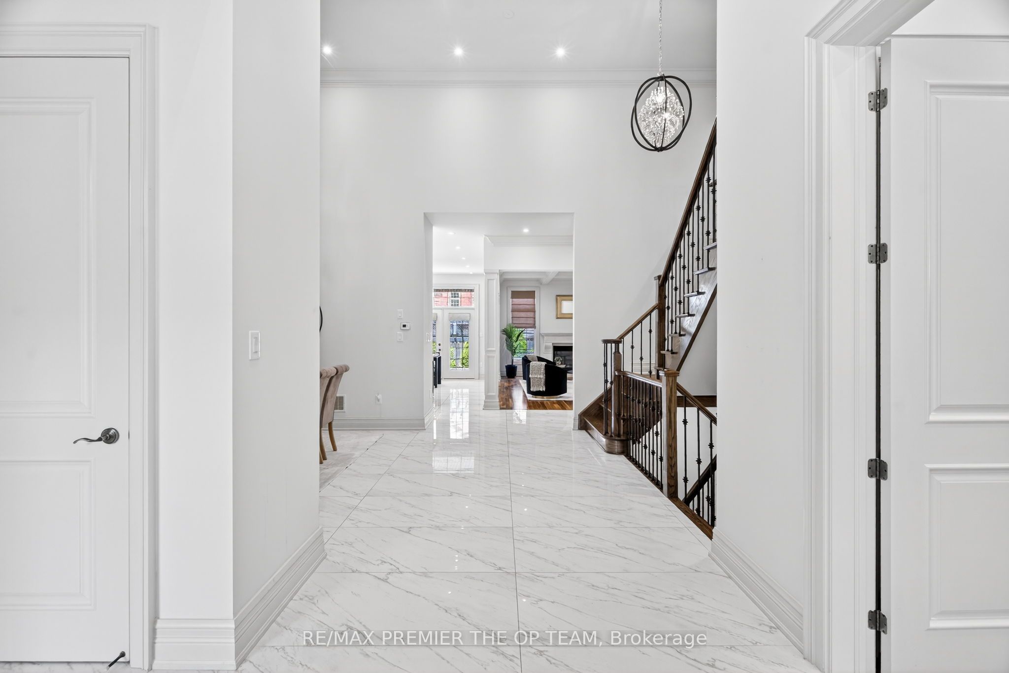 24 Grand Vellore Crescent
