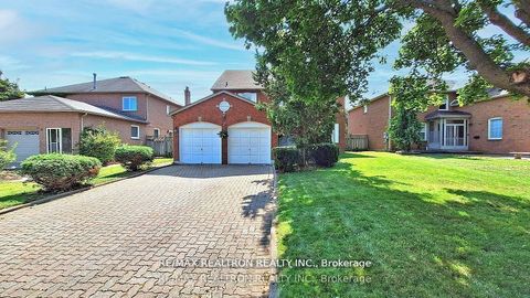 72 Spanhouse Crescent Markham ON L3R 4E3