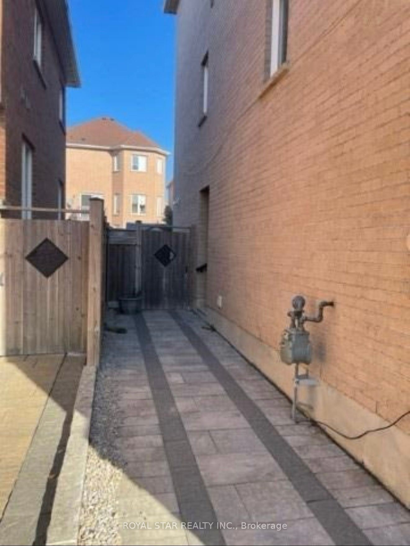14 Chayna Crescent Main