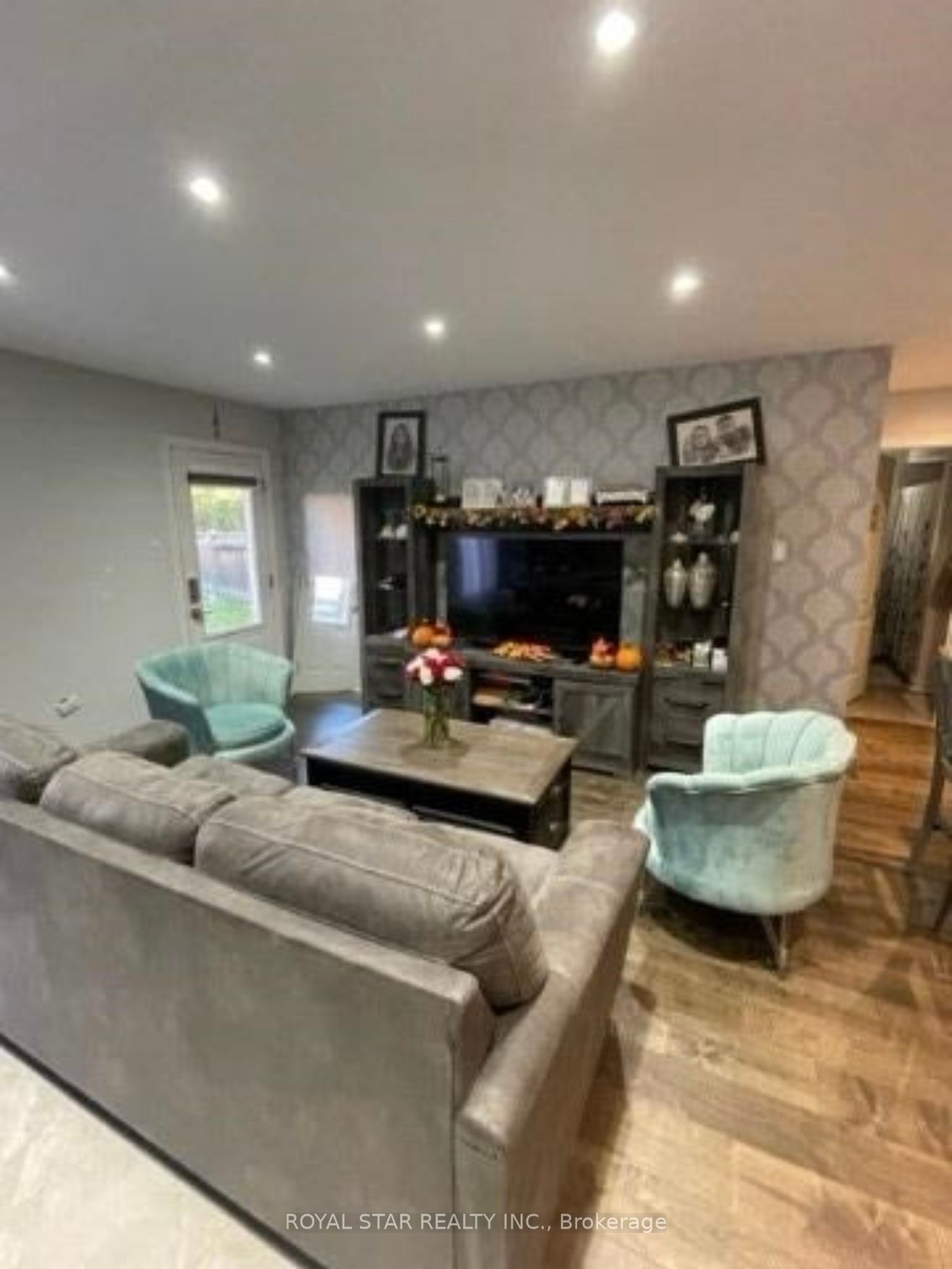 14 Chayna Crescent Main