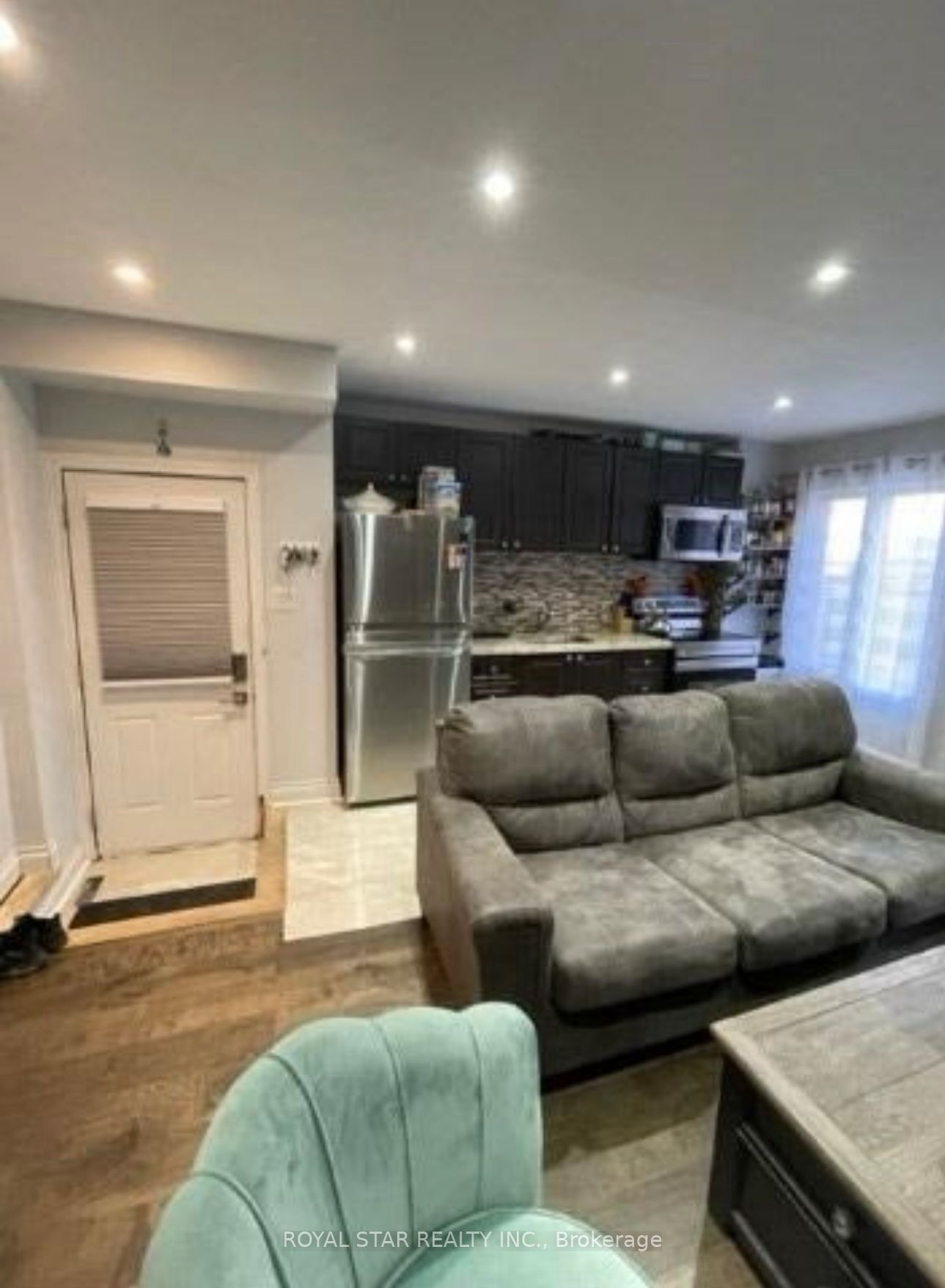 14 Chayna Crescent Main