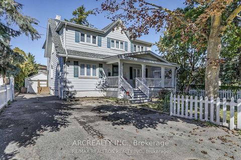 97 Centre Street E Richmond Hill ON L4C 1A3