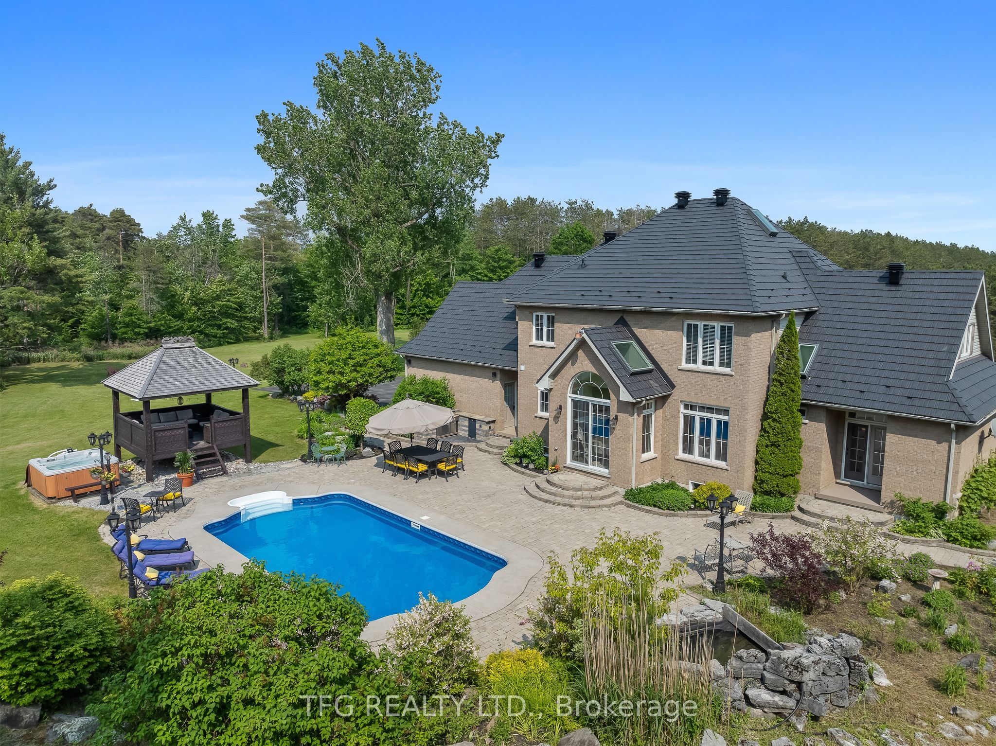 1980 Concession 10 Road