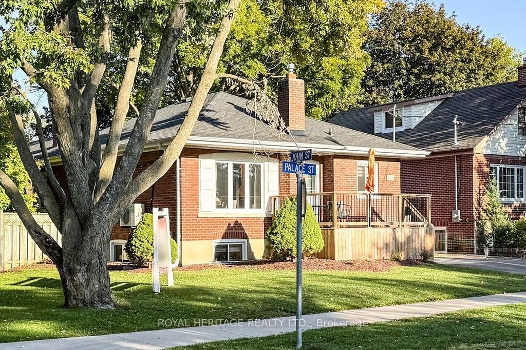 Photo of 233 Palace Street, Whitby, ON L1N 5G1 (MLS # E12444879)