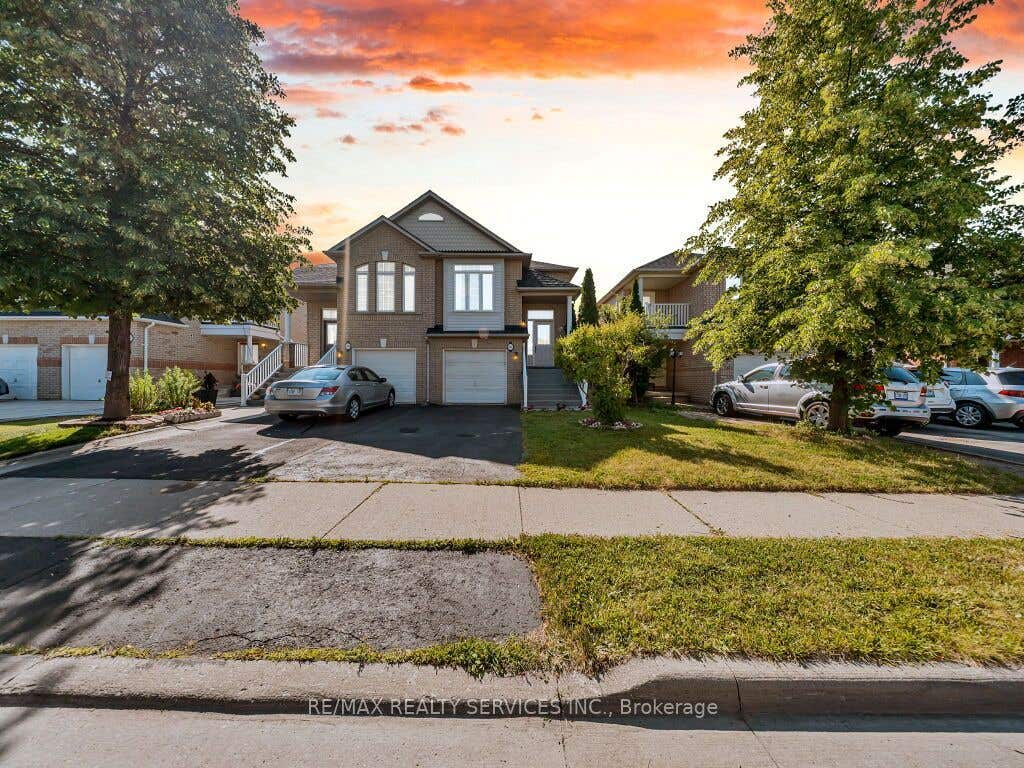 Photo of 101 River Rock Crescent, Brampton, ON L7A 2W4 (MLS # W13703542)
