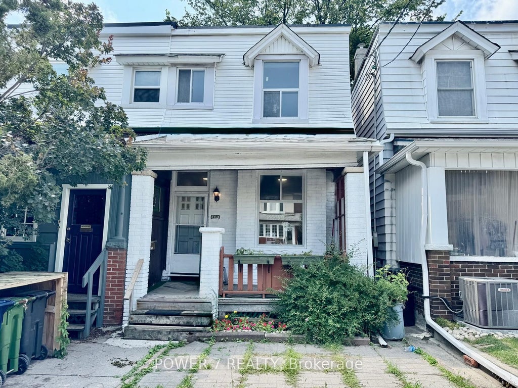 Photo of 810 Ossington Avenue, Toronto, ON M6G 3V1 (MLS # W13800628)