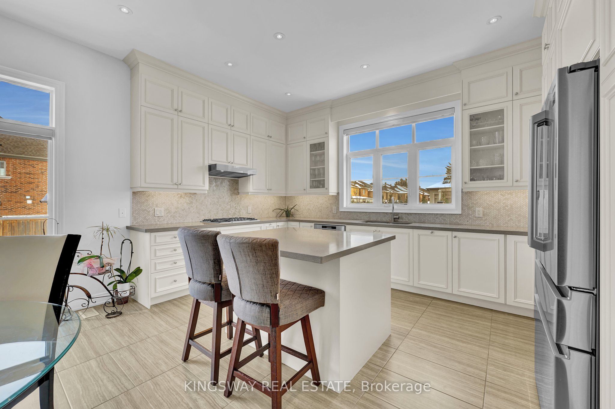 70 Bond Crescent