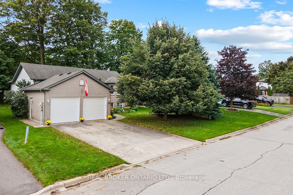 Photo of 411 Olde Village Lane, Shelburne, ON L9V 3A4 (MLS # X13806638)