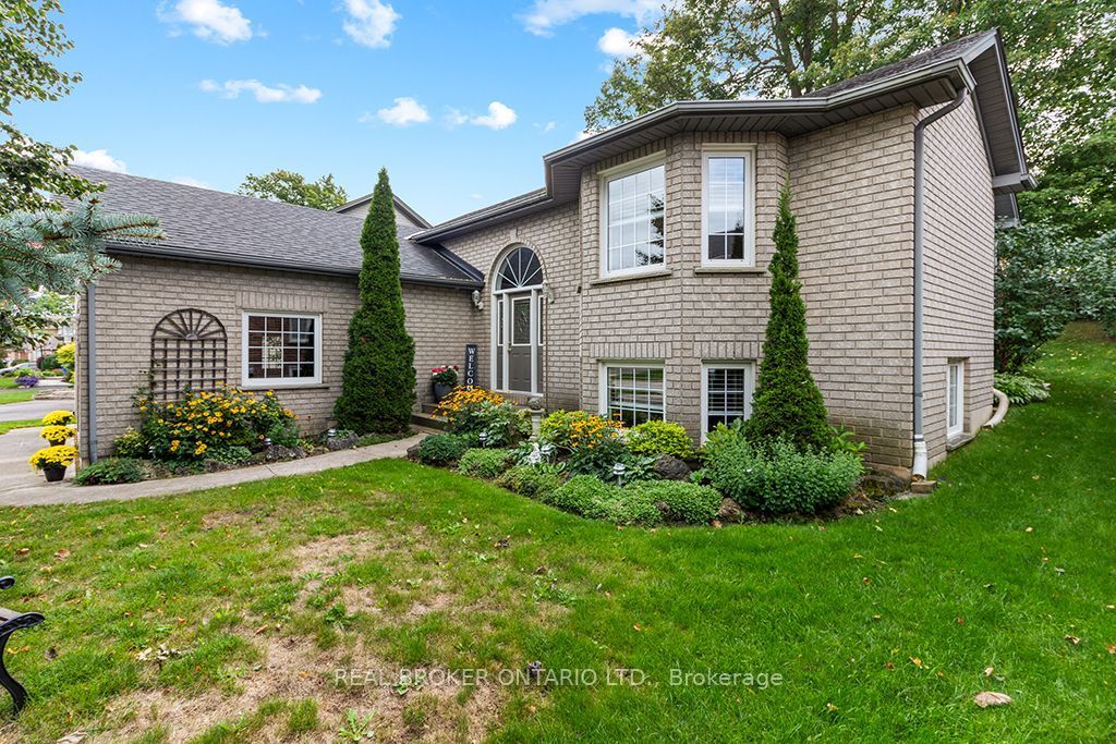 Photo of 411 Olde Village Lane, Shelburne, ON L9V 3A4 (MLS # X13806638)
