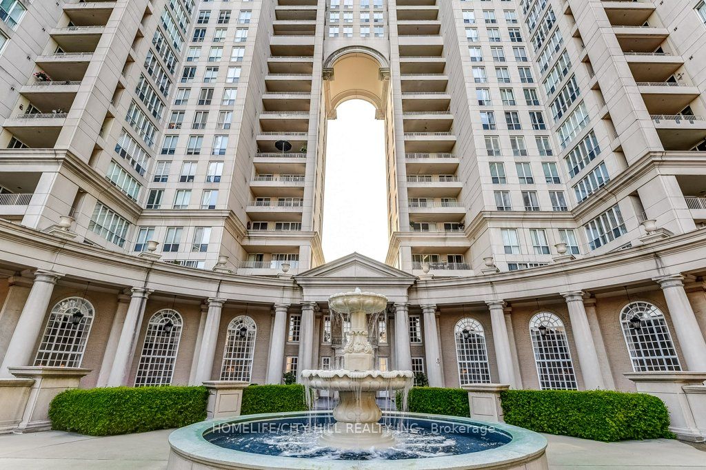 2285 Lake Shore Boulevard W 506