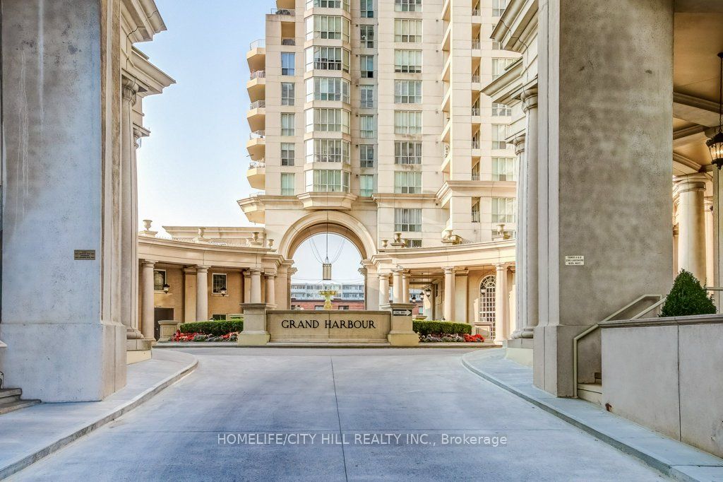 2285 Lake Shore Boulevard W 506