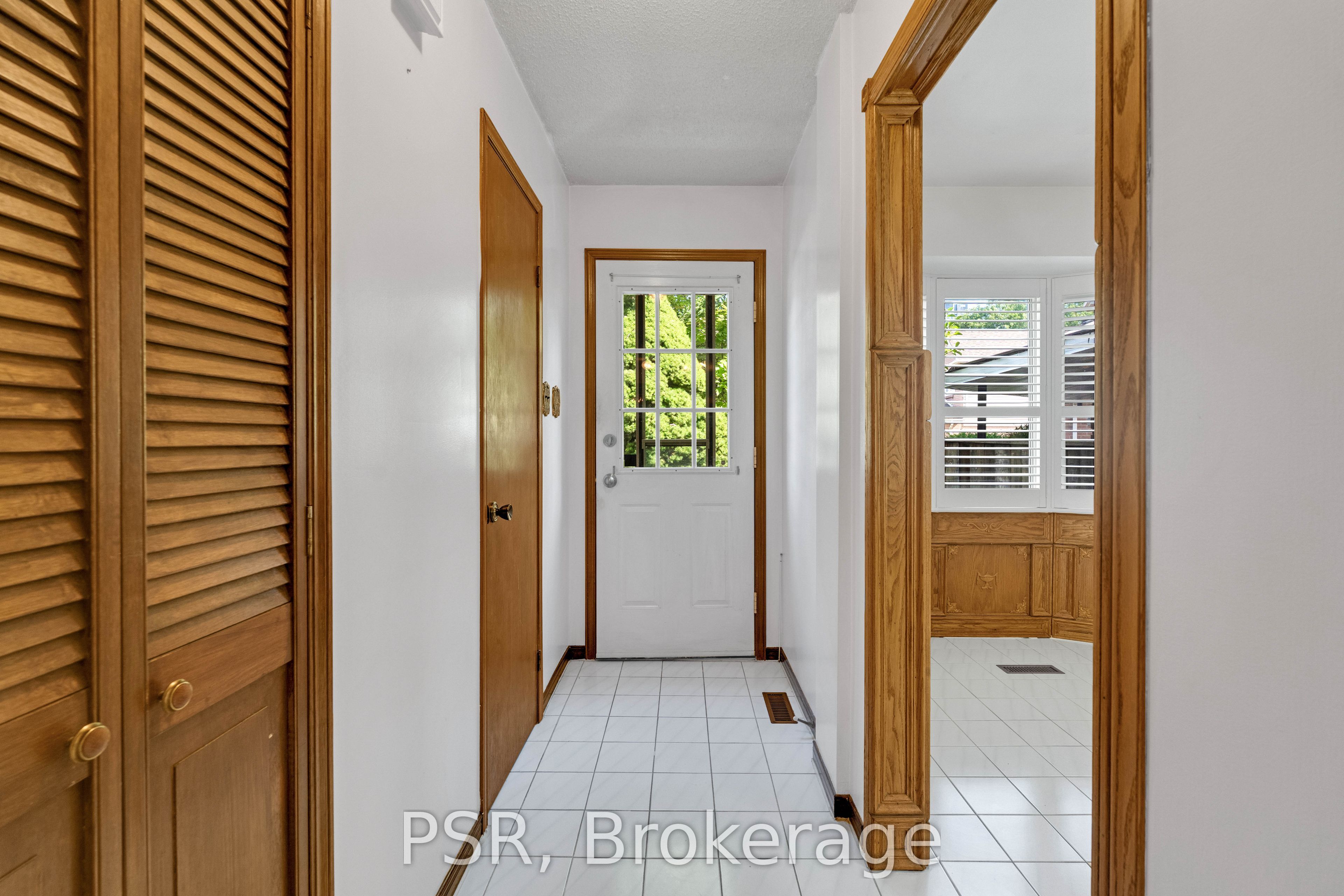 4069 Chelmsford Court