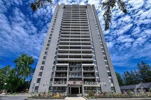 Photo 1 of 17 — 1785 FROBISHER Lane 1201, Alta Vista and Area, ON K1G 3T7
