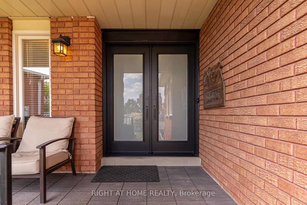 Photo of 123 Lamp Crescent, Vaughan, ON L4L 6J7 (MLS # N13412770)