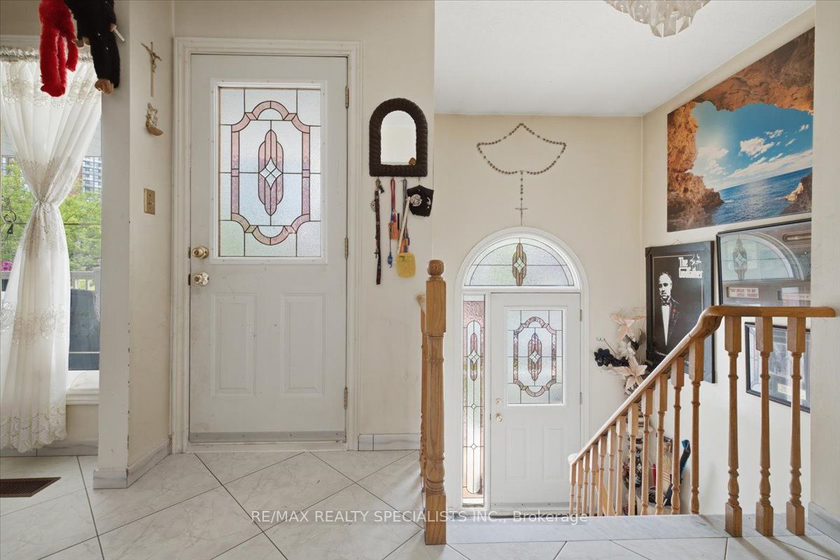 80 Chalfield Lane