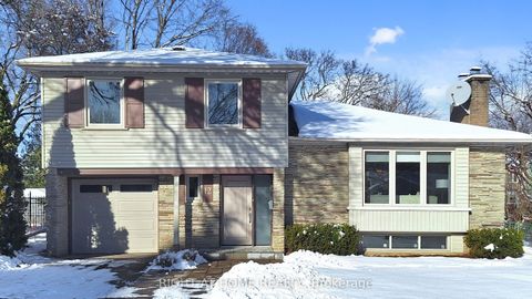 12 Courtham Avenue Markham ON L3T 1G3
