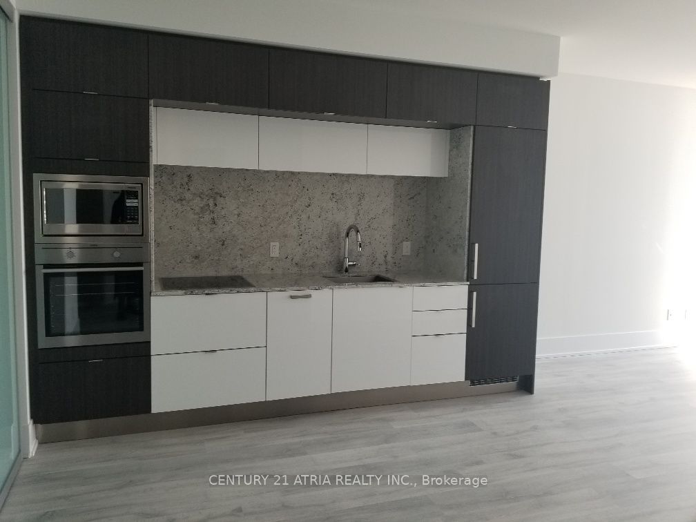 1 Edgewater Drive 605
