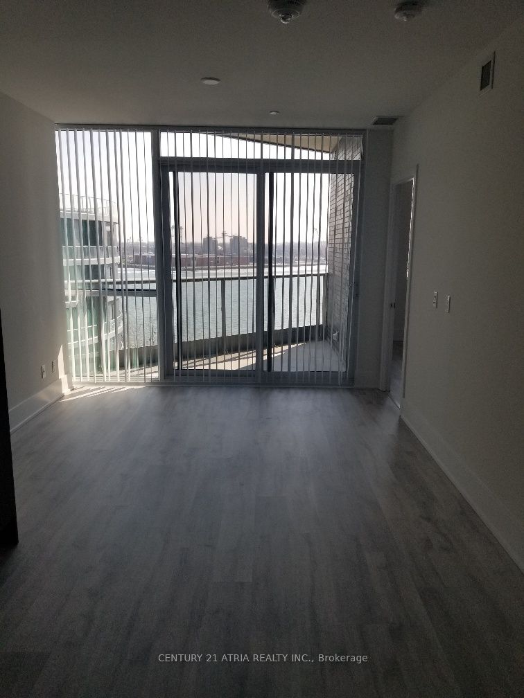 1 Edgewater Drive 605