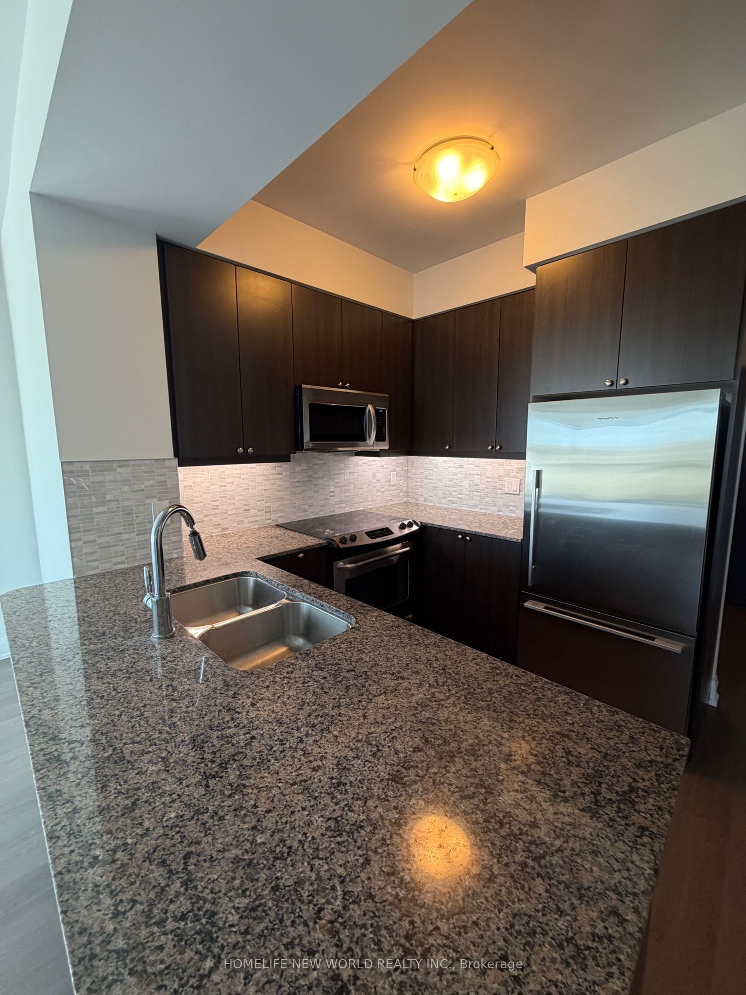 25 Fontenay Court 801