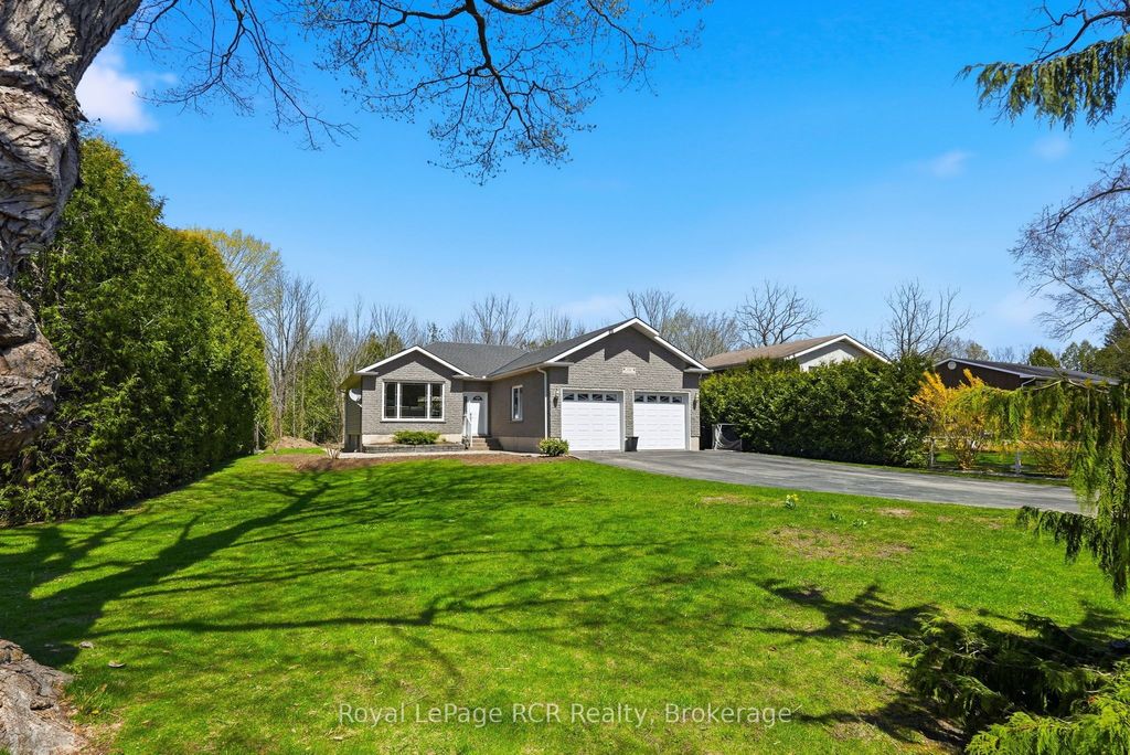 Photo of 406 Alice Street, Saugeen Shores, ON N0H 2L0 (MLS # X13091456)