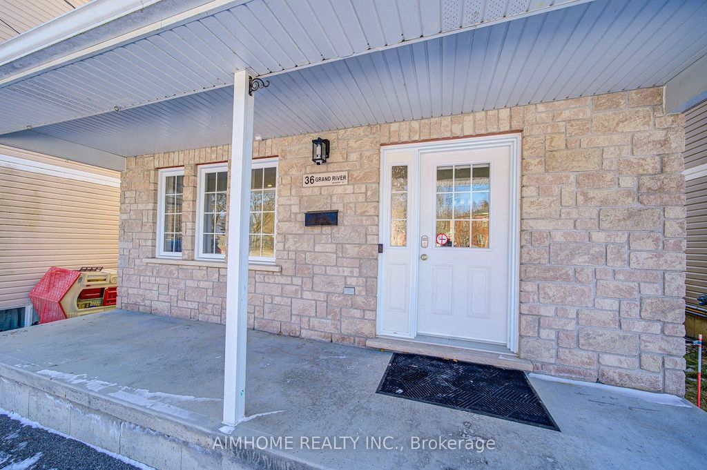 Photo of 36 Grand River Avenue, Brantford, ON N3T 4W7 (MLS # X12842342)