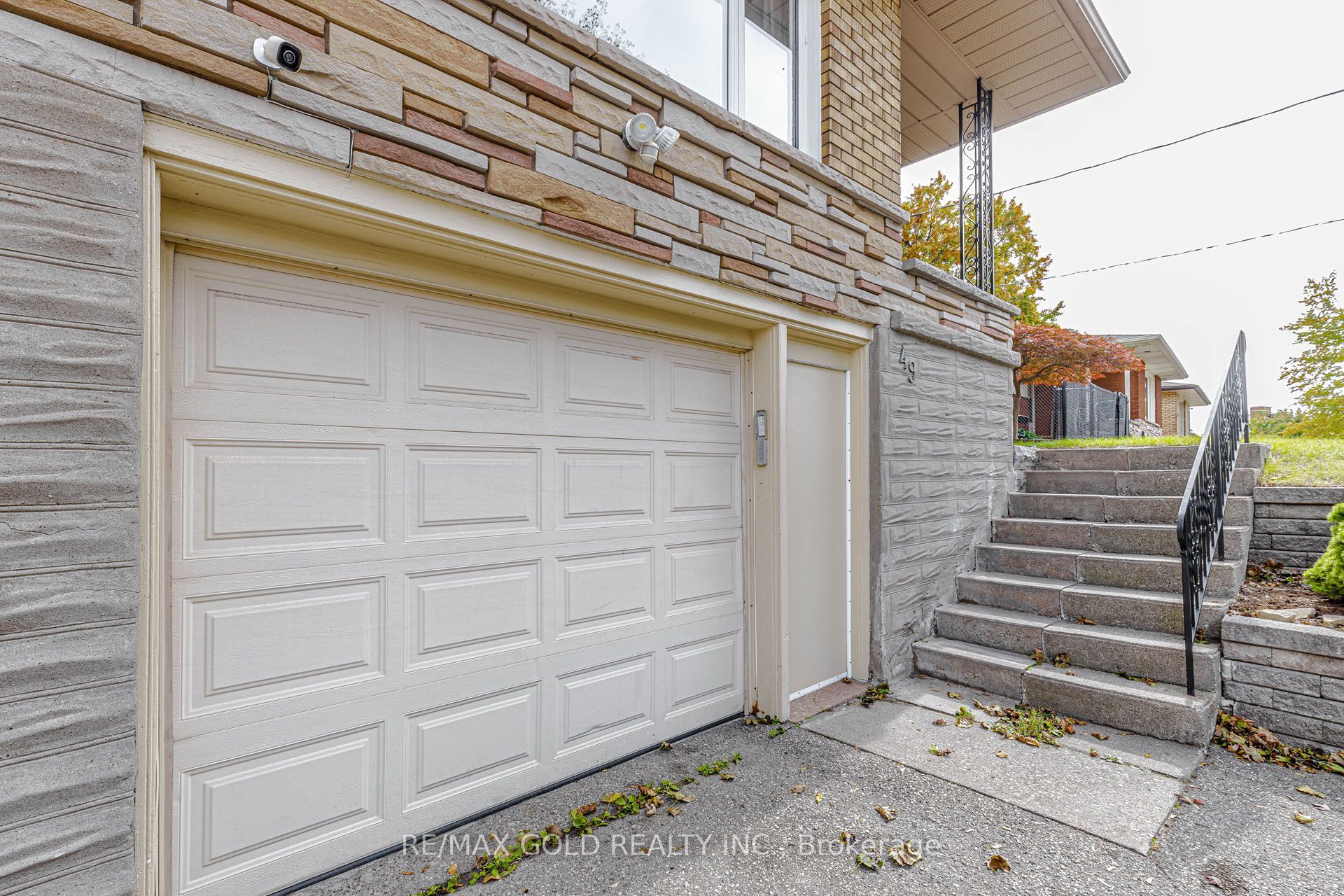 49 Kenneth Avenue