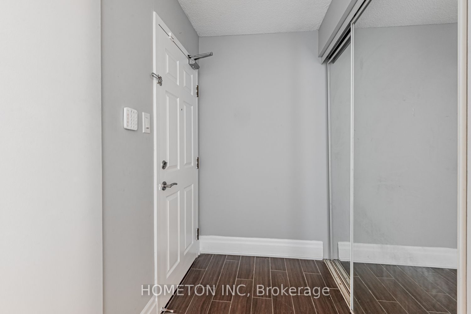 309 Major Mackenzie Drive E 323