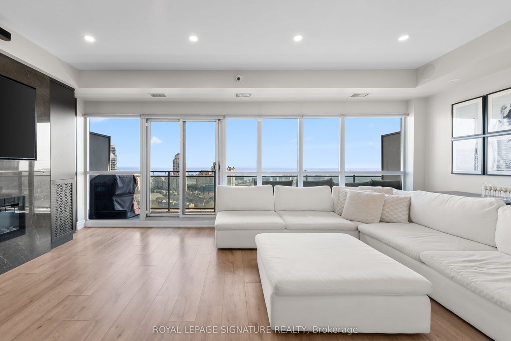Photo of 165 Legion Road #2128, Toronto, ON M8Y 0B3 (MLS # W13241142)