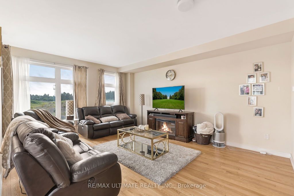 Photo of 2632 Castlegate Crossing Drive, Pickering, ON L1X 0H6 (MLS # E12701574)