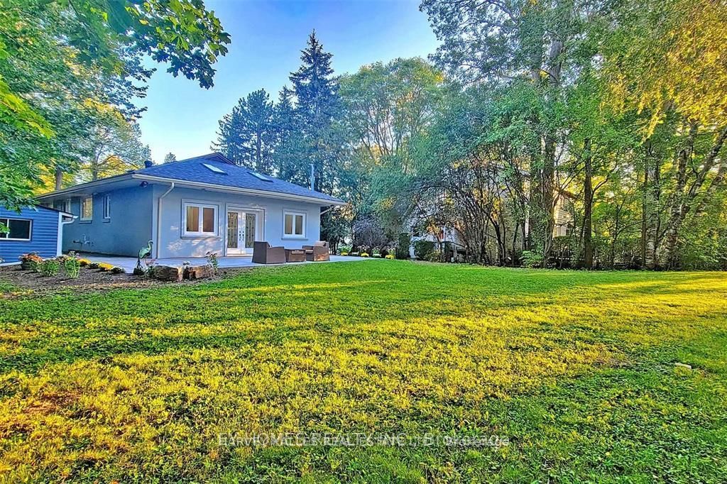 59 Hemingway Crescent Front