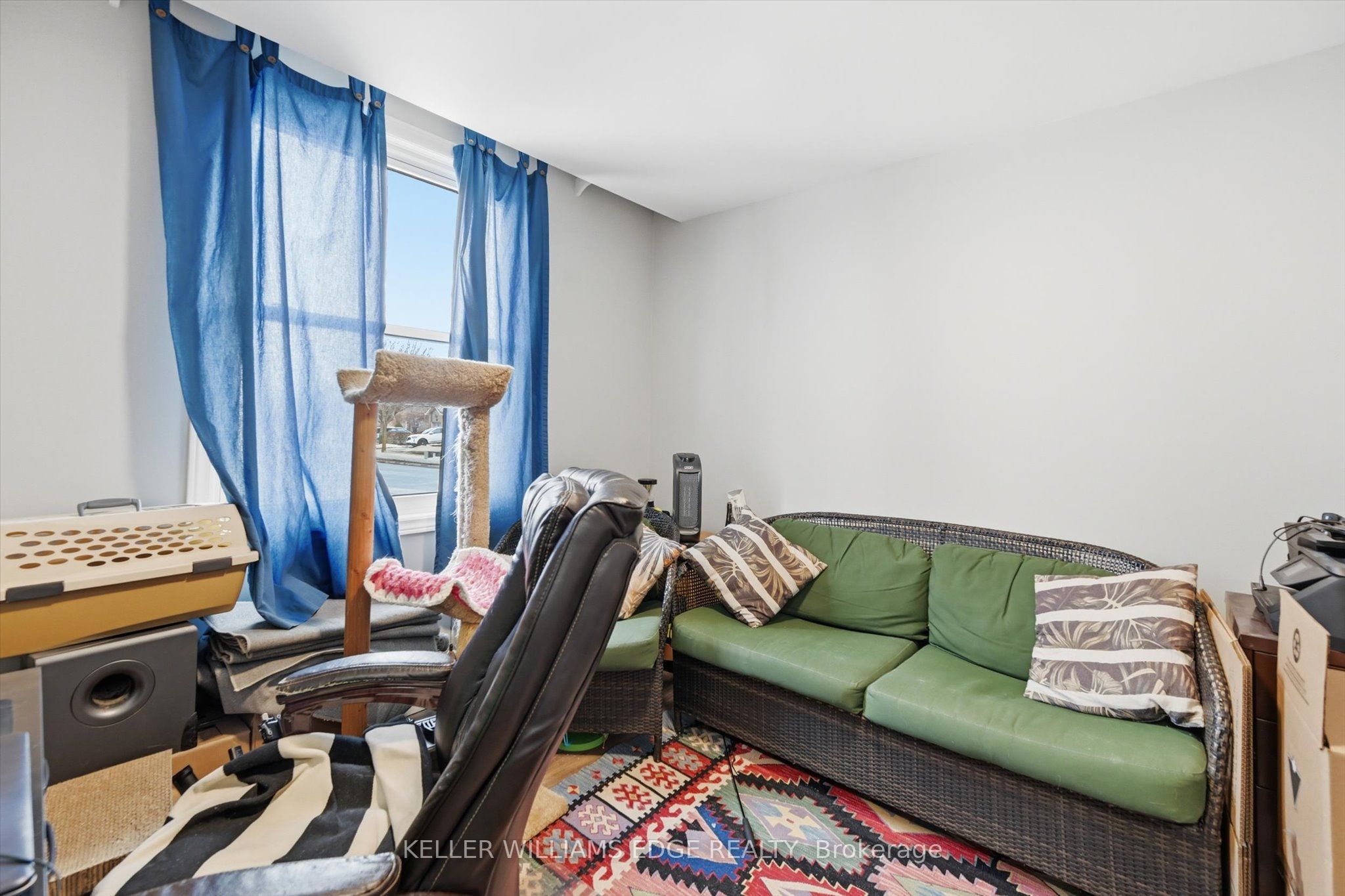 2478 Malcolm Crescent