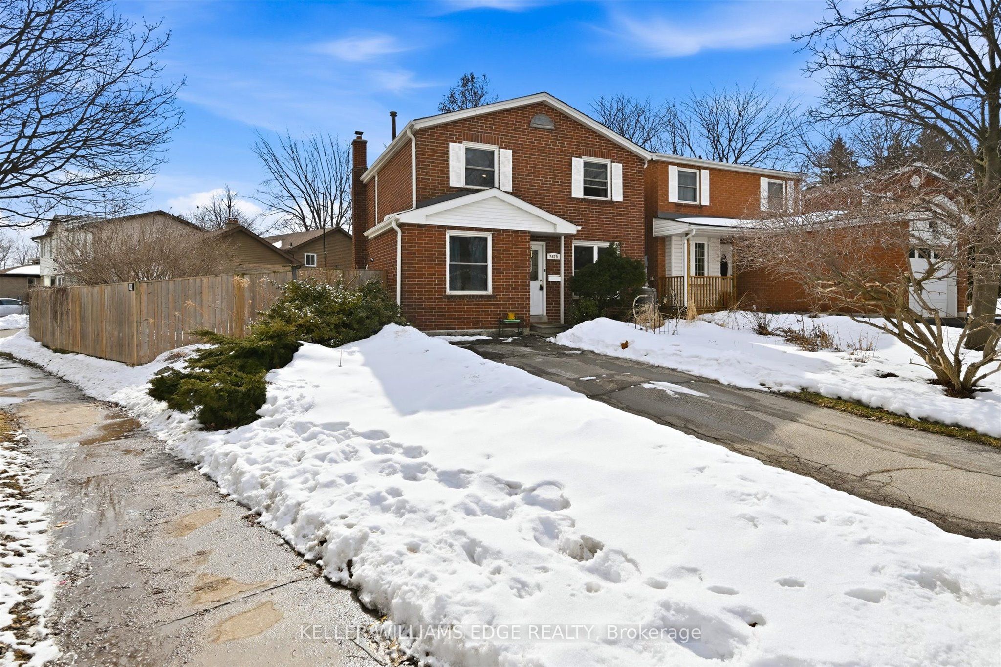 2478 Malcolm Crescent