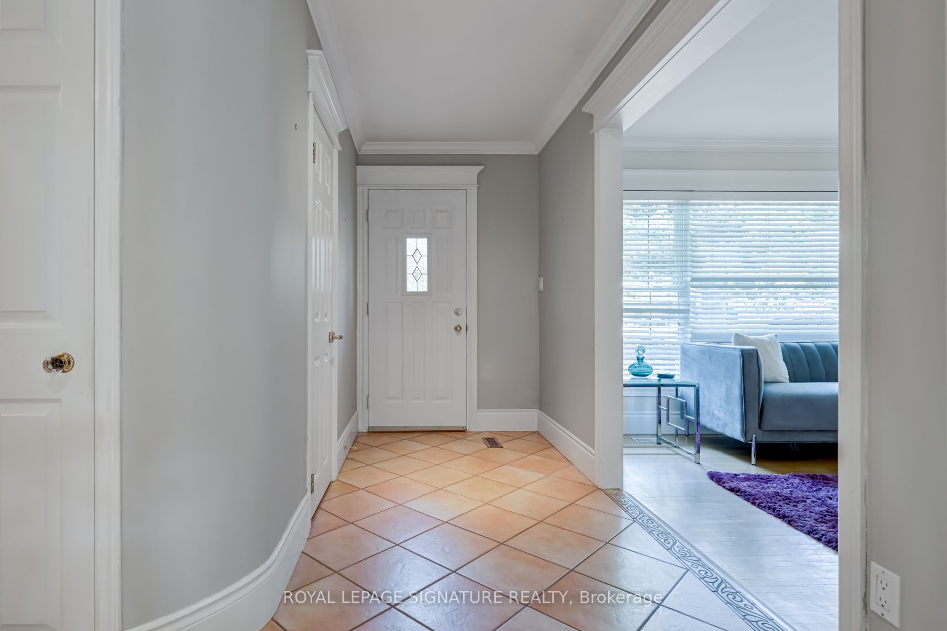 383 Maplehurst Avenue