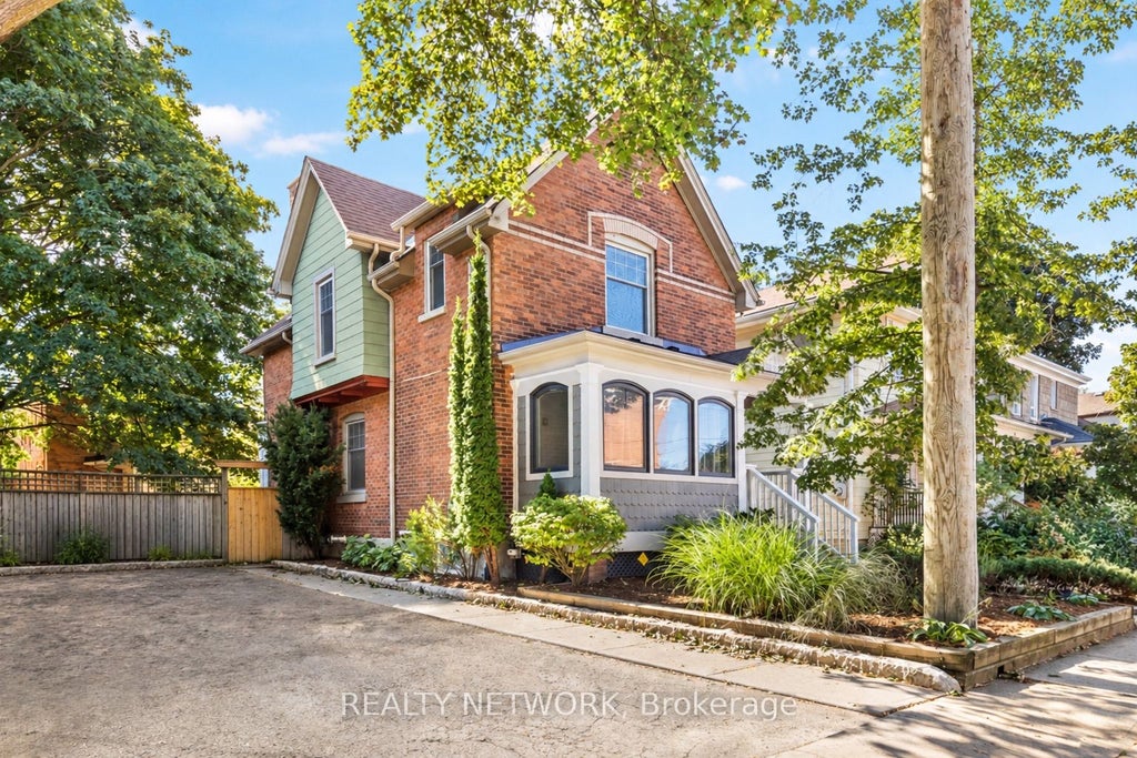 Photo of 17 Gerrard Street, St. Catharines, ON L2R 5S8 (MLS # X14084926)