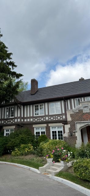 93 Douglas Crescent