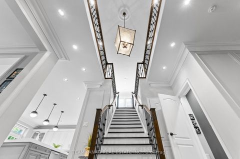 21 Lauderhill Road Brampton ON L6P 2Z1