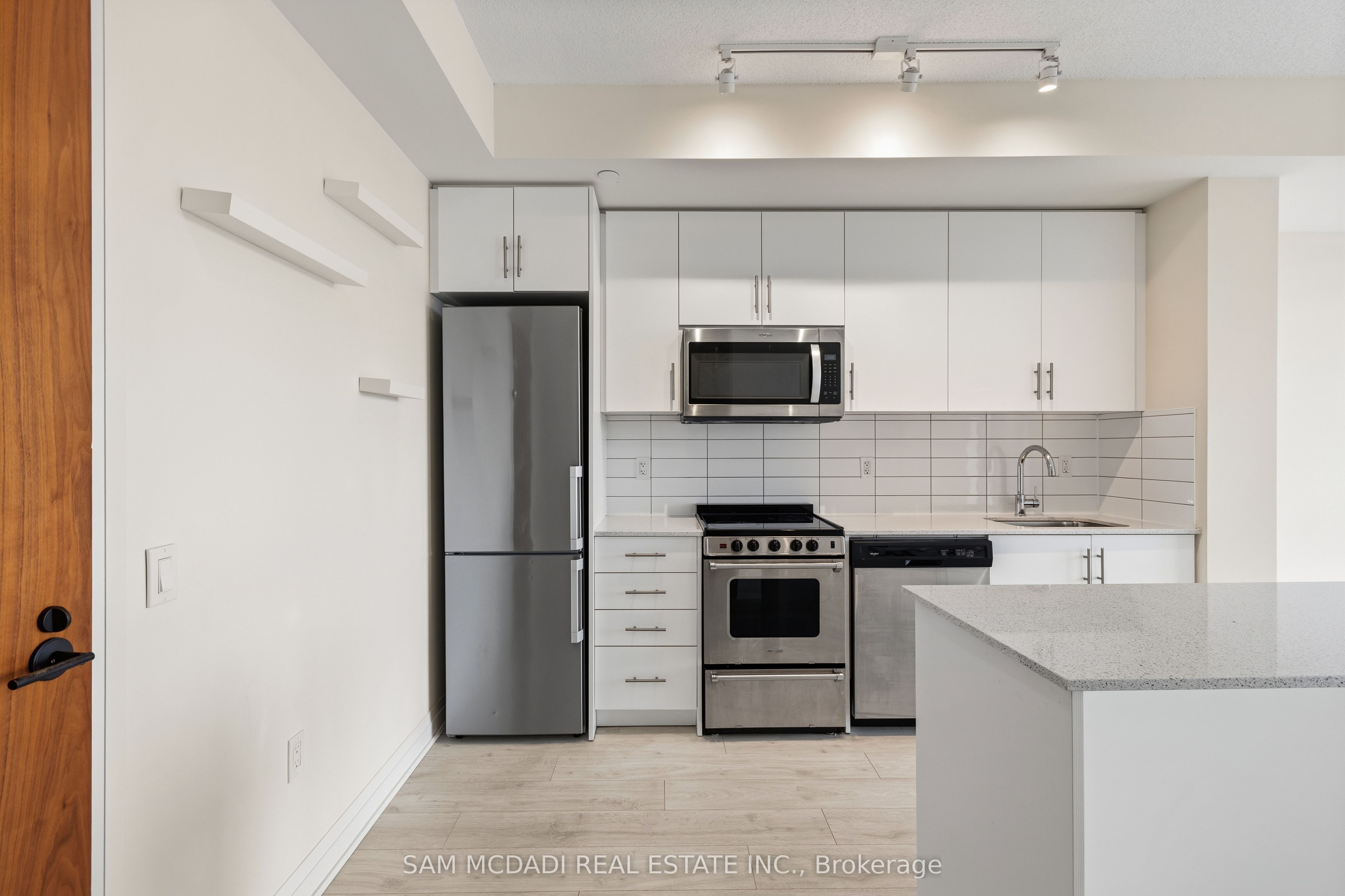 509 Dundas Street 709