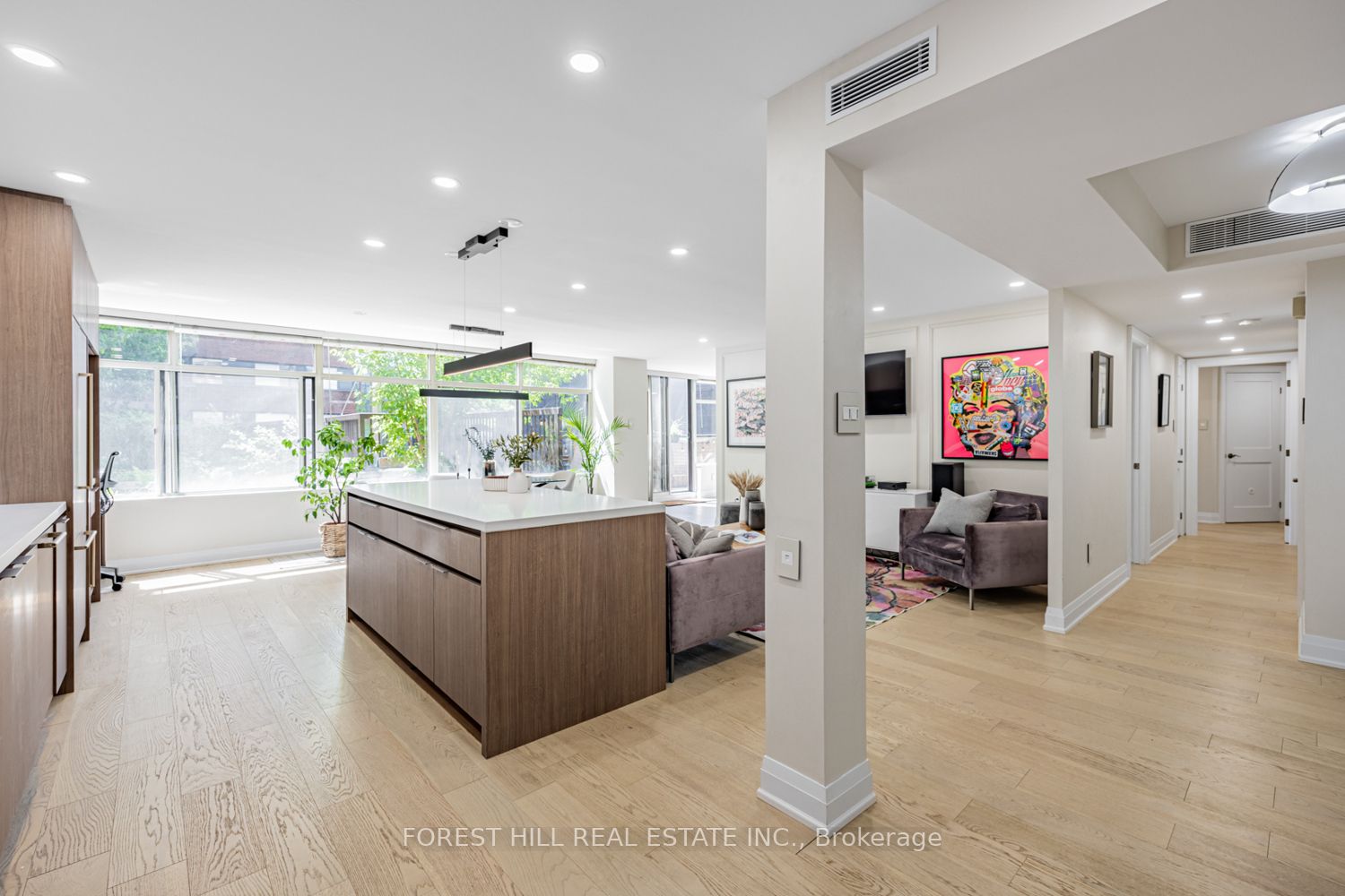900 Yonge Street 201