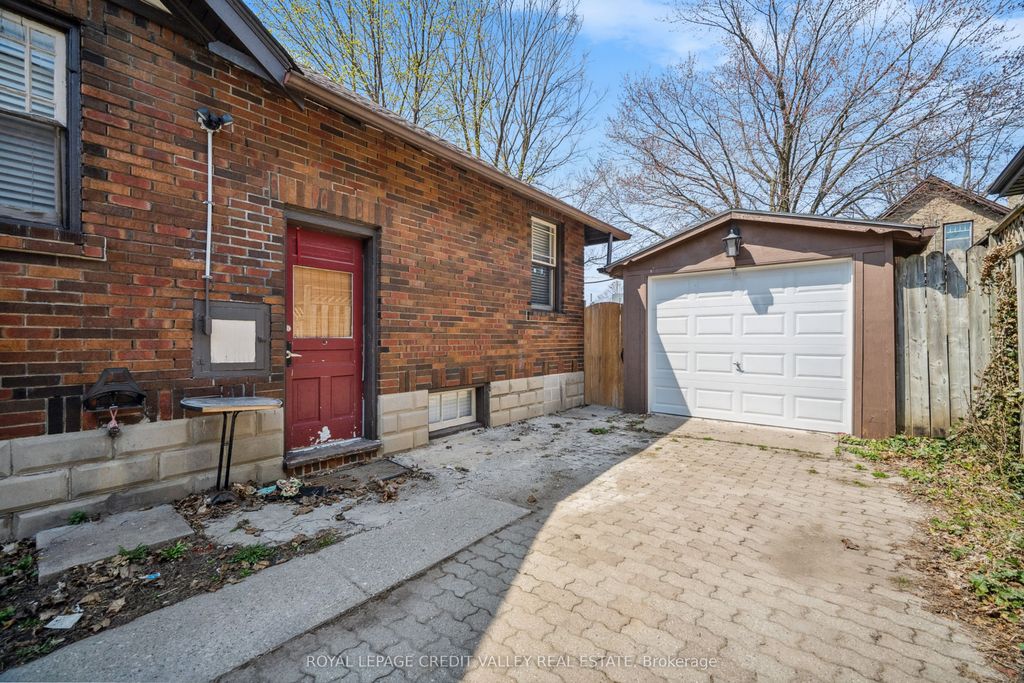 Photo of 610 Wallace Street, London East, ON N5Y 3R7 (MLS # X12450508)