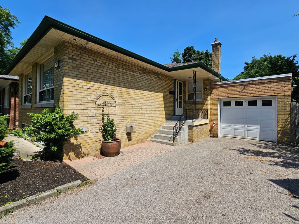 Photo of 117 Westrose Avenue, Toronto, ON M8X 2A5 (MLS # W13552028)