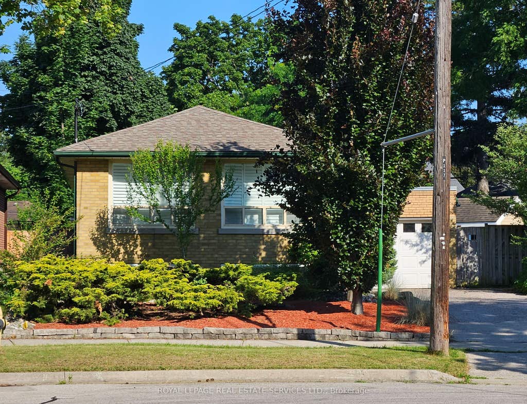 Photo of 117 Westrose Avenue, Toronto, ON M8X 2A5 (MLS # W13552028)